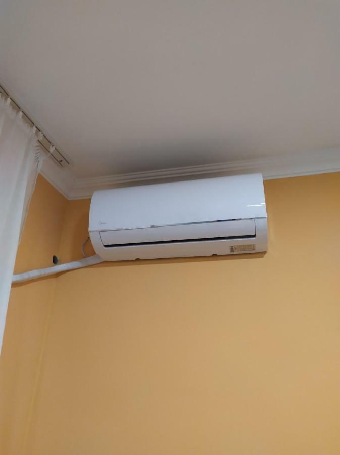 12 Maksim Gorki Street Appartement Tbilisi Buitenkant foto