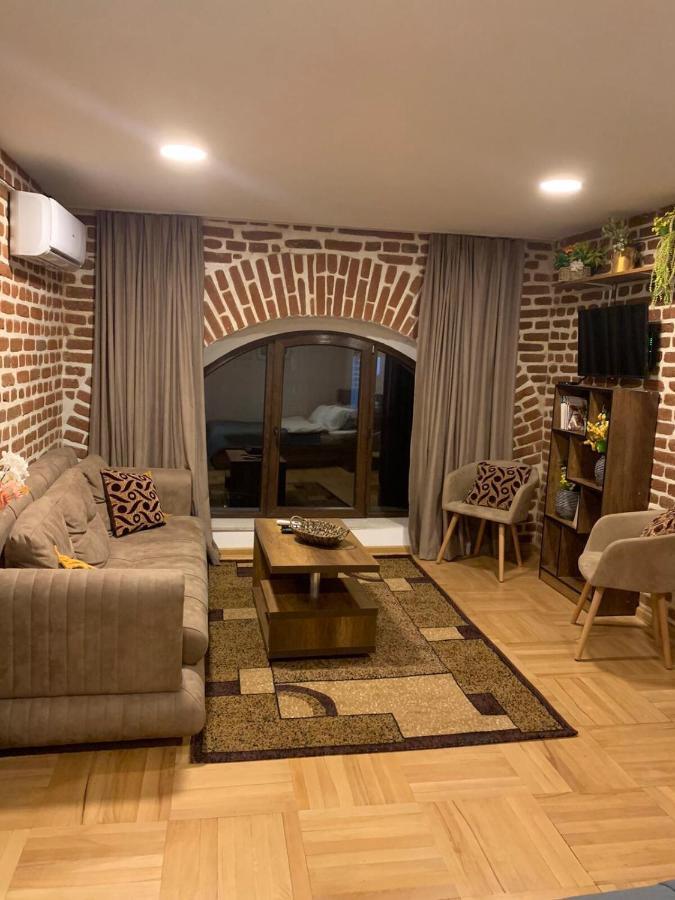 12 Maksim Gorki Street Appartement Tbilisi Buitenkant foto