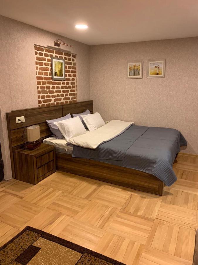 12 Maksim Gorki Street Appartement Tbilisi Buitenkant foto
